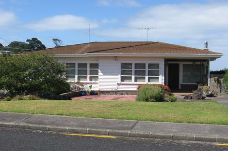 Photo of property in 28 James Tyler Crescent, Lynfield, Auckland, 1042