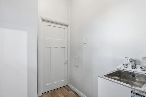 Photo of property in 105 Kaikorai Valley Road, Glenross, Dunedin, 9011