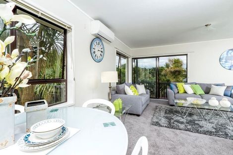 Photo of property in 2/21 Waiau Street, Torbay, Auckland, 0630