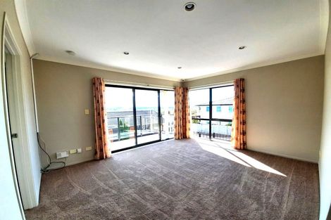 Photo of property in 21 Fairbairn Place, East Tamaki Heights, Auckland, 2016