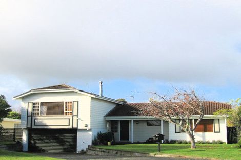 Photo of property in 17 Callender Terrace, Paraparaumu Beach, Paraparaumu, 5032