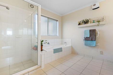 Photo of property in 10 Mcmahon Drive, Aidanfield, Christchurch, 8025