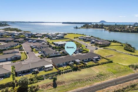 Photo of property in Waterview Estate, 26/4 Greystone Place, Omokoroa, 3114