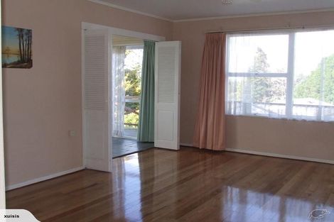 Photo of property in 8 Cypress Place, Sunnynook, Auckland, 0620