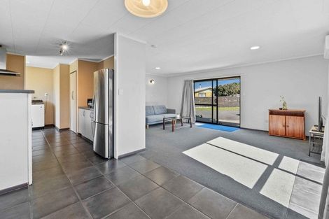 Photo of property in 9b Lyn Grove, Papamoa Beach, Papamoa, 3118