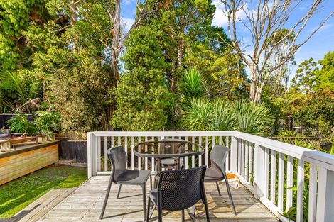 Photo of property in 88 Woodlands Park Road, Titirangi, Auckland, 0604