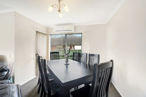 Photo of property in 16 Castlehill Court, Wattle Downs, Auckland, 2103
