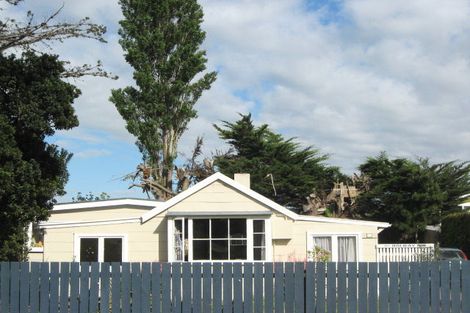 Photo of property in 23 Reserve Road, Waikuku Beach, 7473