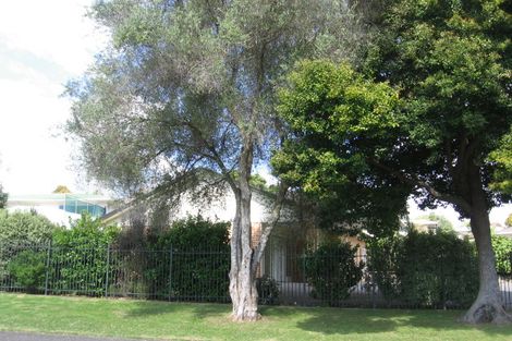 Photo of property in 2 Esk Street, Parkvale, Tauranga, 3112