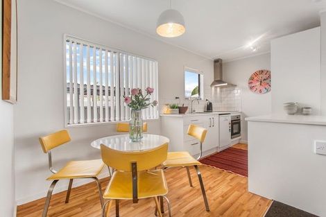 Photo of property in 1/13 Maplesden Drive, Clendon Park, Auckland, 2103