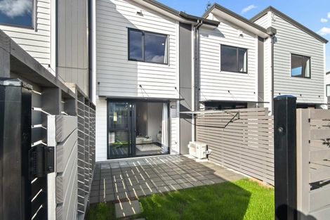 Photo of property in 36 Watchfield Close, Mangere, Auckland, 2022