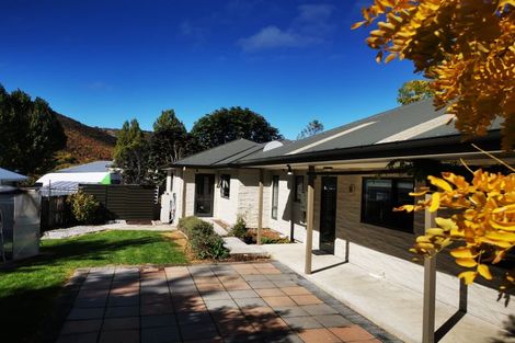 Photo of property in 10 Innes Place, Arrowtown, 9302