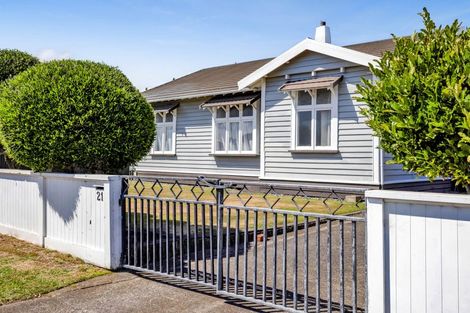 Photo of property in 21 Maire Street, Hawera, 4610