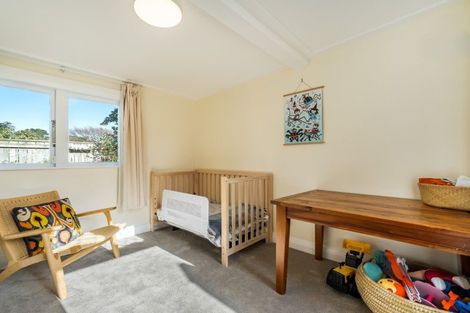 Photo of property in 17 Pirie Crescent, Moera, Lower Hutt, 5010