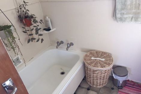 Photo of property in 79 Hillcrest Avenue, Hillcrest, Auckland, 0627