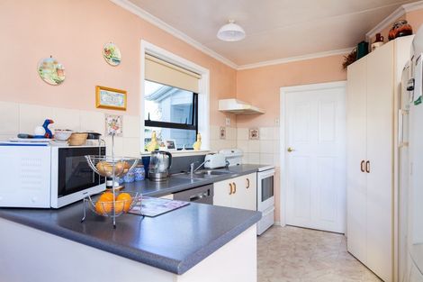 Photo of property in 509 Mangorei Road, Highlands Park, New Plymouth, 4312