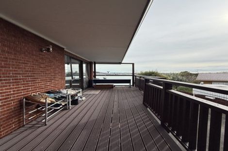 Photo of property in 2/19 Ciprian Place, Henderson, Auckland, 0612