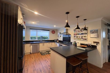 Photo of property in 14 Pounamu Place, Pegasus, 7612