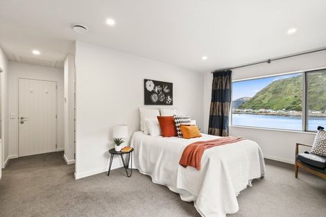 Photo of property in 8 Owhiro Bay Parade, Island Bay, Wellington, 6023