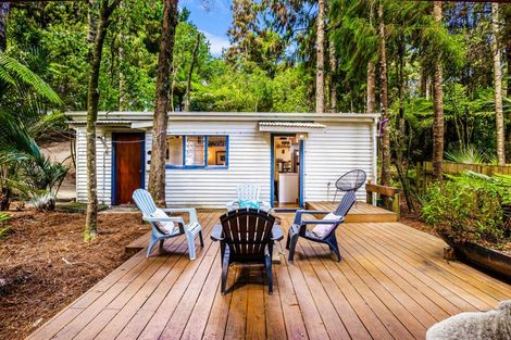 Photo of property in 227 Woodlands Park Road, Titirangi, Auckland, 0604