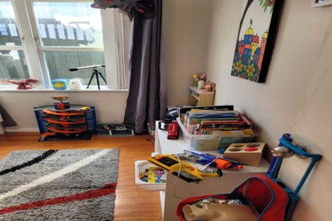 Photo of property in 19 Titchener Street, New Lynn, Auckland, 0600