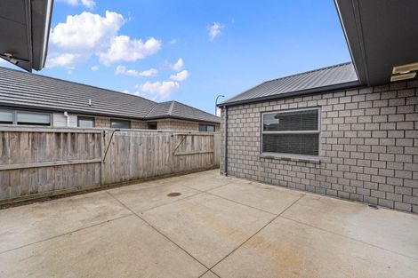 Photo of property in 2 Cupples Street, Papamoa Beach, Papamoa, 3118