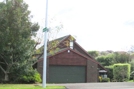 Photo of property in 75 Botany Road, Botany Downs, Auckland, 2010