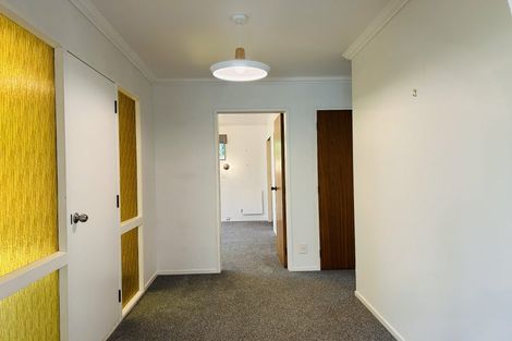 Photo of property in 28 Rewarewa Crescent, Waikanae, 5036