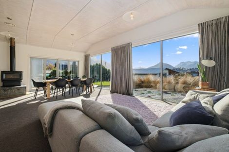 Photo of property in 10 Birchdale Place, Glenorchy, 9372