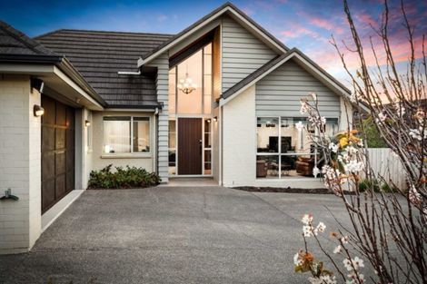 Photo of property in 5 Catlins Place, Fairview Heights, Auckland, 0632