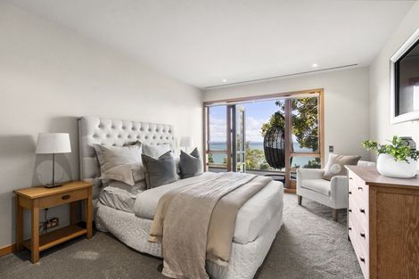 Photo of property in 104 Kauri Road, Laingholm, Auckland, 0604