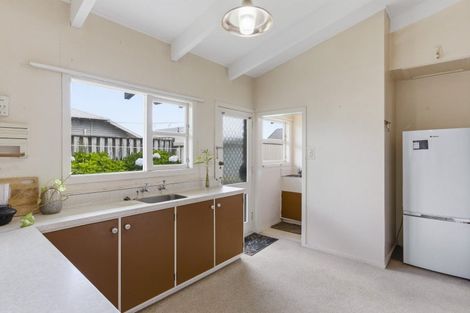 Photo of property in 556 Queen Street East, Levin, 5510