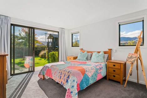 Photo of property in 15 Pennycook Place, Lake Hawea, Wanaka, 9382
