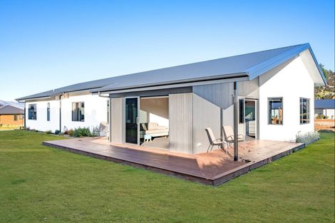 Photo of property in 37 Pounamu Avenue, Albert Town, Wanaka, 9305