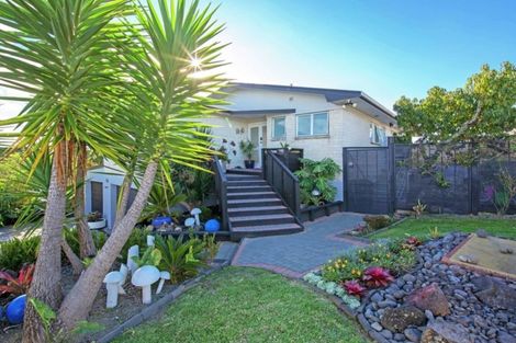 Photo of property in 132 Sandspit Road, Shelly Park, Auckland, 2014