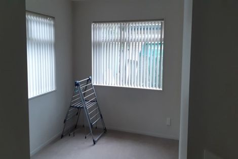 Photo of property in 10 Centreway Road, Orewa, 0931