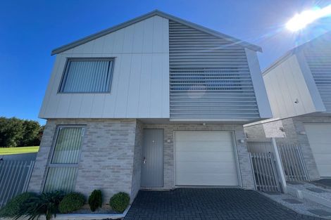 Photo of property in 109 Prince Regent Drive, Half Moon Bay, Auckland, 2012