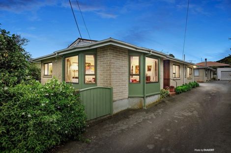 Photo of property in 1/271 Karori Road, Karori, Wellington, 6012