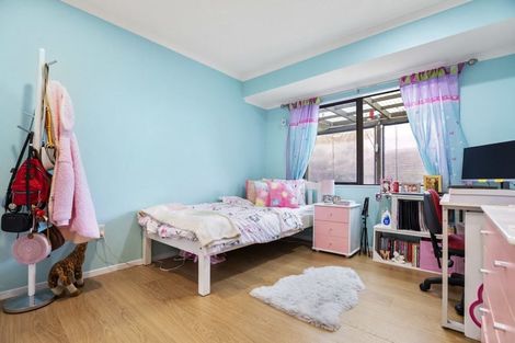 Photo of property in 64 Black Teal Close, Unsworth Heights, Auckland, 0632