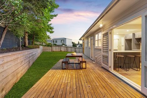 Photo of property in 1/114 Nile Road, Milford, Auckland, 0620