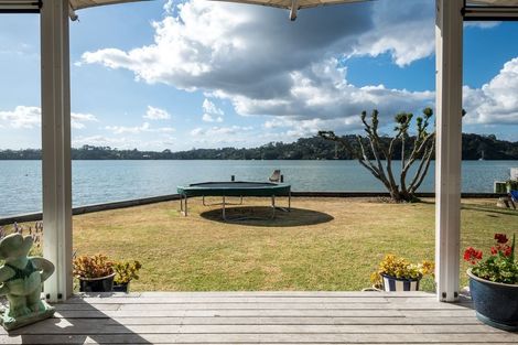 Photo of property in 68 The Terrace, Herald Island, Auckland, 0618