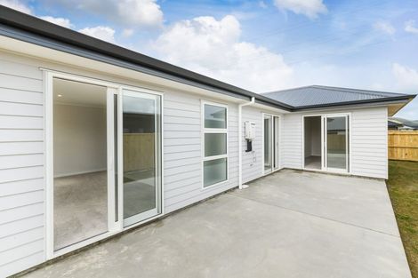 Photo of property in 61 Atlantic Drive, Fitzherbert, Palmerston North, 4410