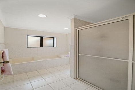 Photo of property in 12 Botanic View, Manurewa, Auckland, 2105