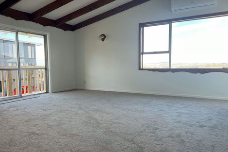 Photo of property in 81 Pupuke Road, Northcote, Auckland, 0627