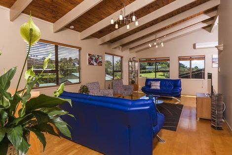 Photo of property in 1/59 Churchill Road, Murrays Bay, Auckland, 0630