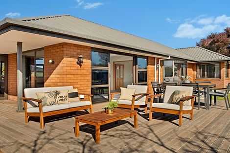 Photo of property in 2/7 Thicket Close, Redwood, Christchurch, 8051