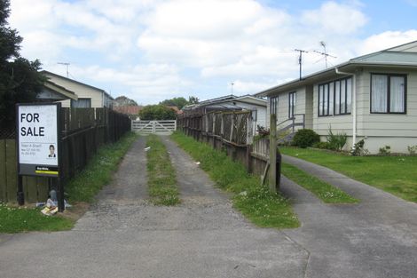 Photo of property in 12 Stoll Place, Clendon Park, Auckland, 2103