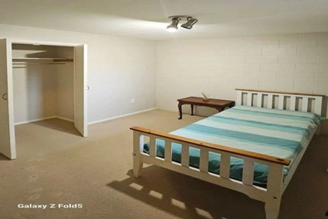 Photo of property in 2/27 Kerswill Place, Pakuranga, Auckland, 2010