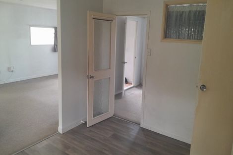 Photo of property in 35 Holland Road, Hillcrest, Auckland, 0627