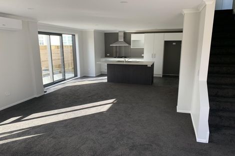 Photo of property in 91c Whites Line East, Waiwhetu, Lower Hutt, 5010